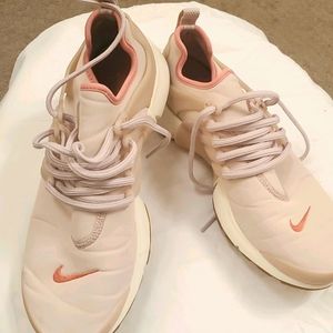 Womens Nike Sneakers